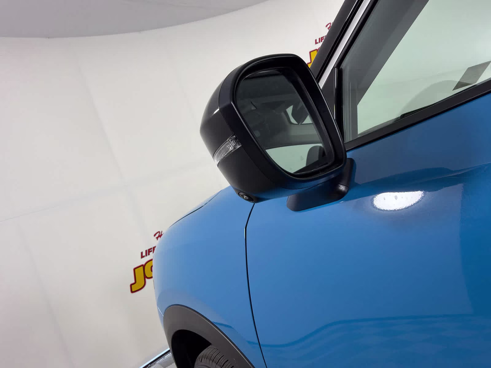2026 Arctic Ice Blue Metallic/Super Black Nissan Kicks SR FWD SUV