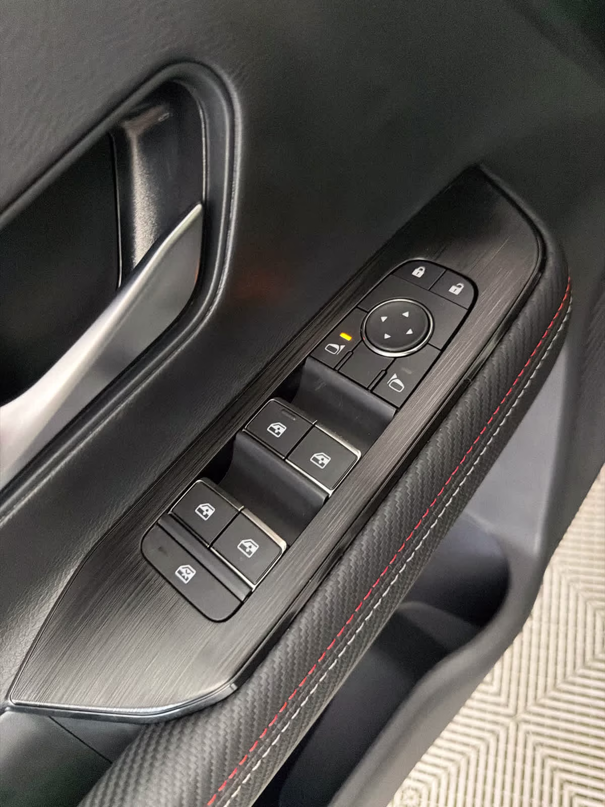2026 Gun Metallic/Scarlet Ember Tintcoat Nissan Kicks SR FWD SUV