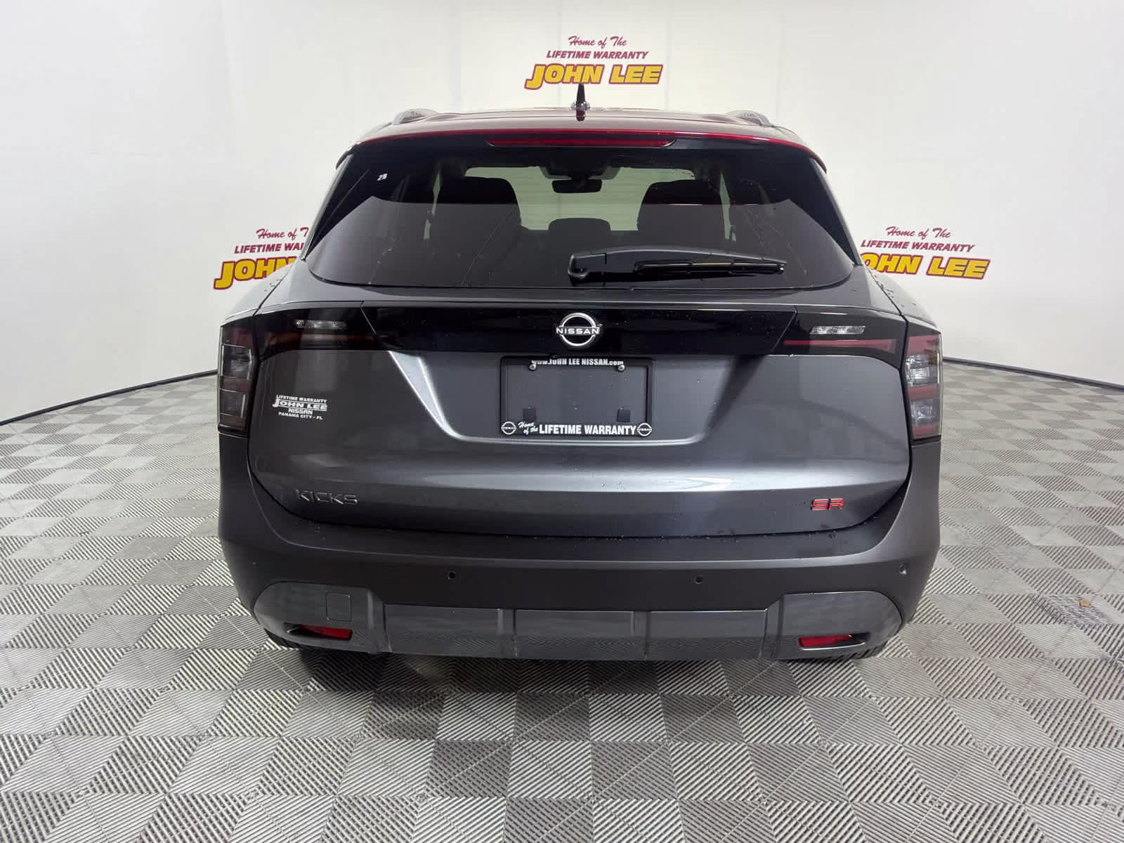 2026 Gun Metallic/Scarlet Ember Tintcoat Nissan Kicks SR FWD SUV