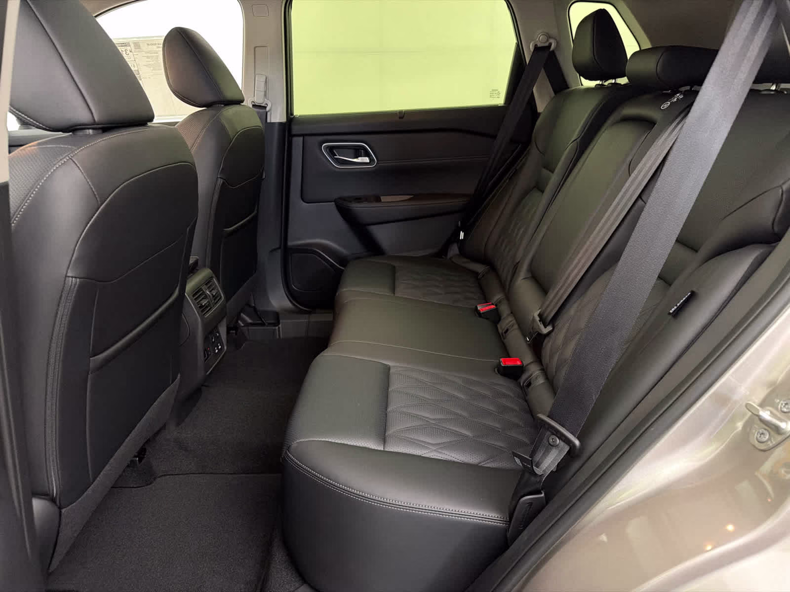 2026 Champagne Silver Metallic/Super Black Nissan Rogue Platinum AWD SUV