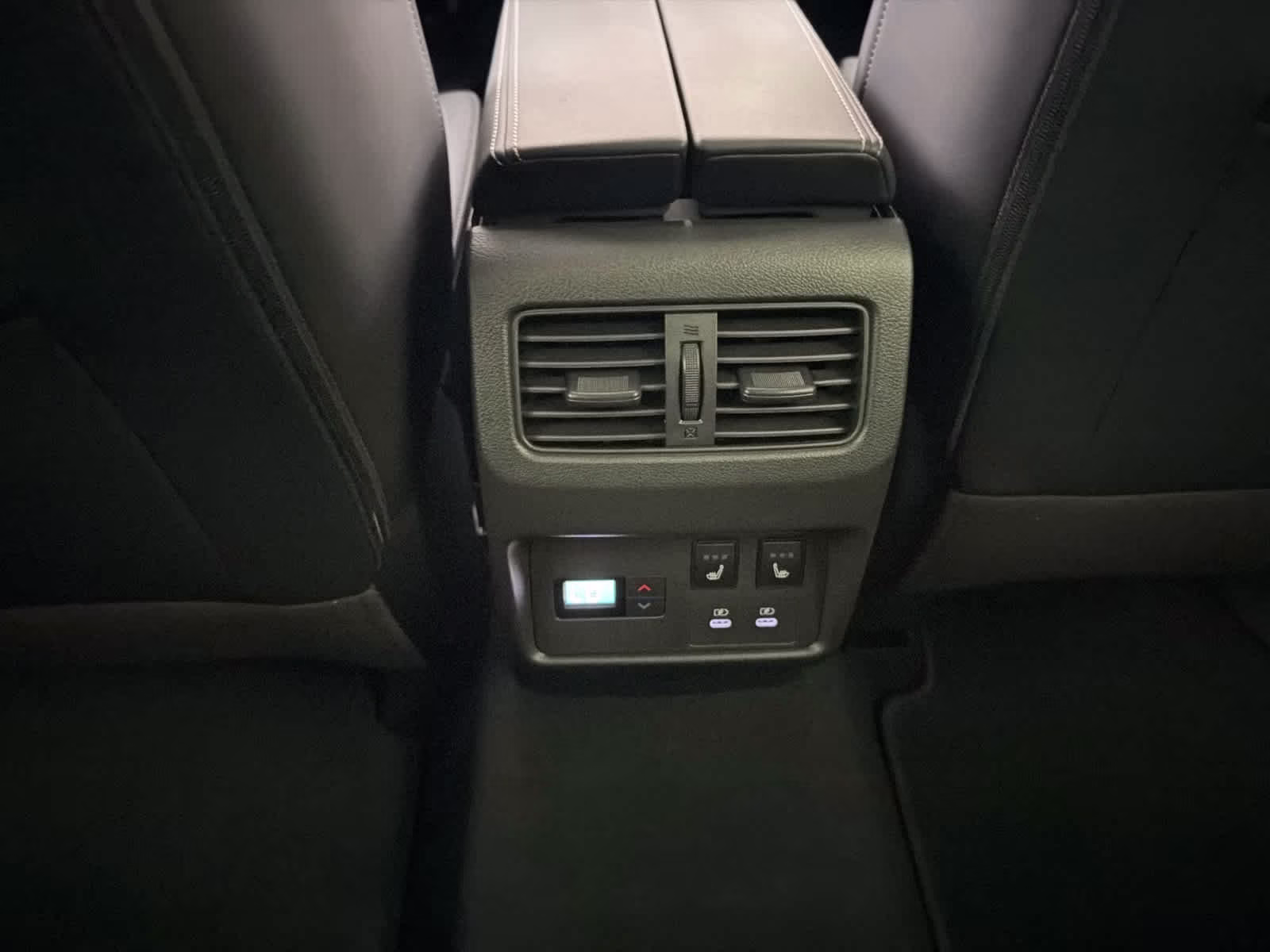 2026 Champagne Silver Metallic/Super Black Nissan Rogue Platinum AWD SUV