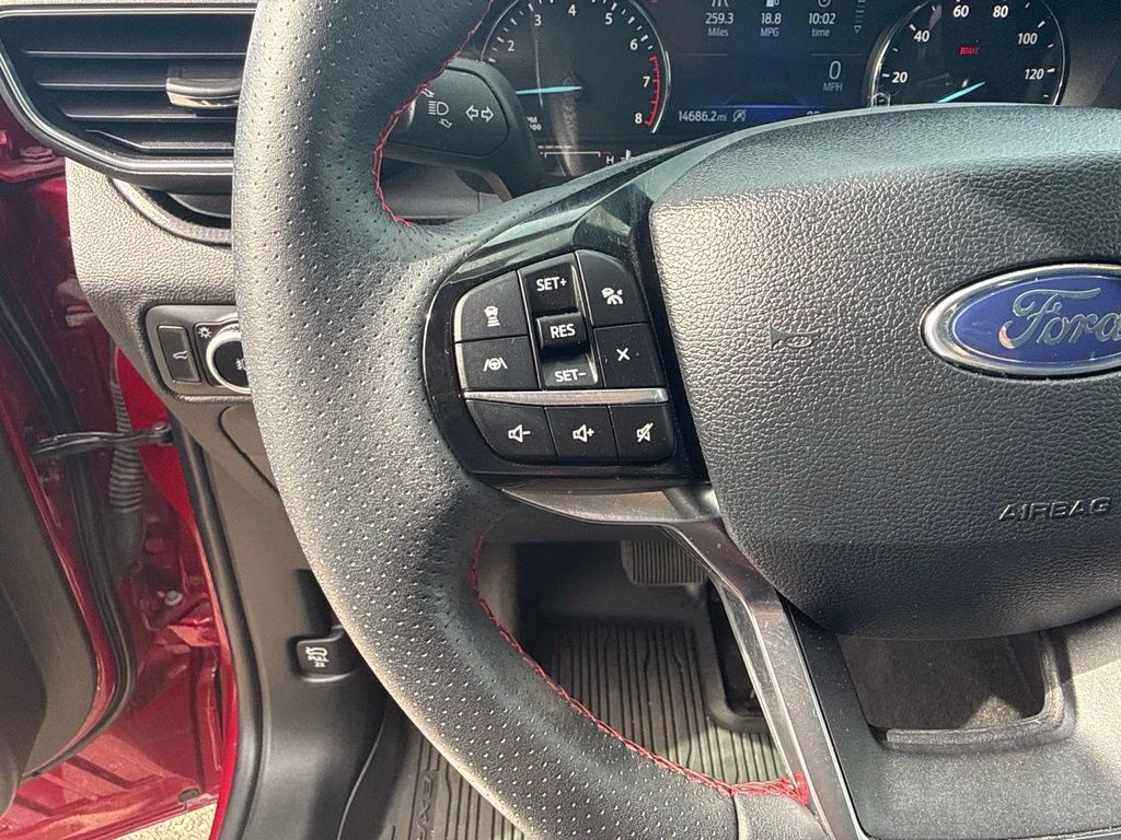 2024 Rapid Red Metallic Tinted Clearcoat Ford Explorer ST-Line 4X4 SUV