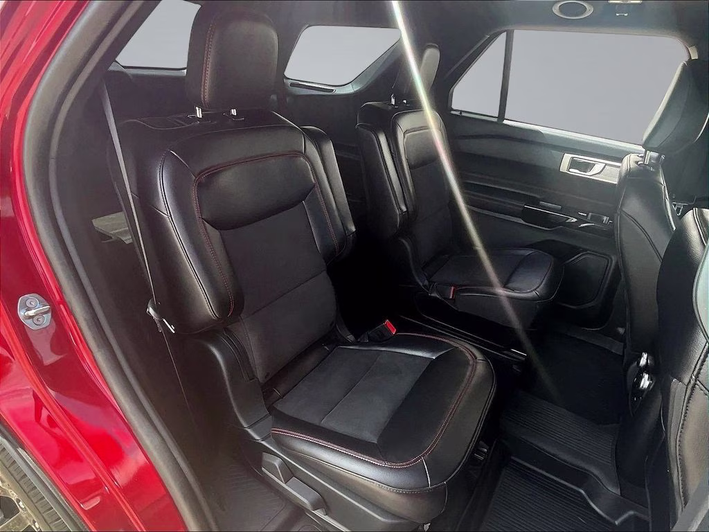 2024 Rapid Red Metallic Tinted Clearcoat Ford Explorer ST-Line 4X4 SUV