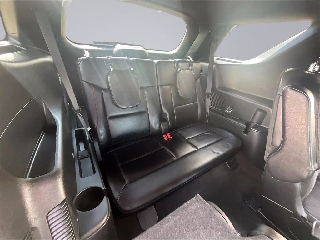 2024 Rapid Red Metallic Tinted Clearcoat Ford Explorer ST-Line 4X4 SUV