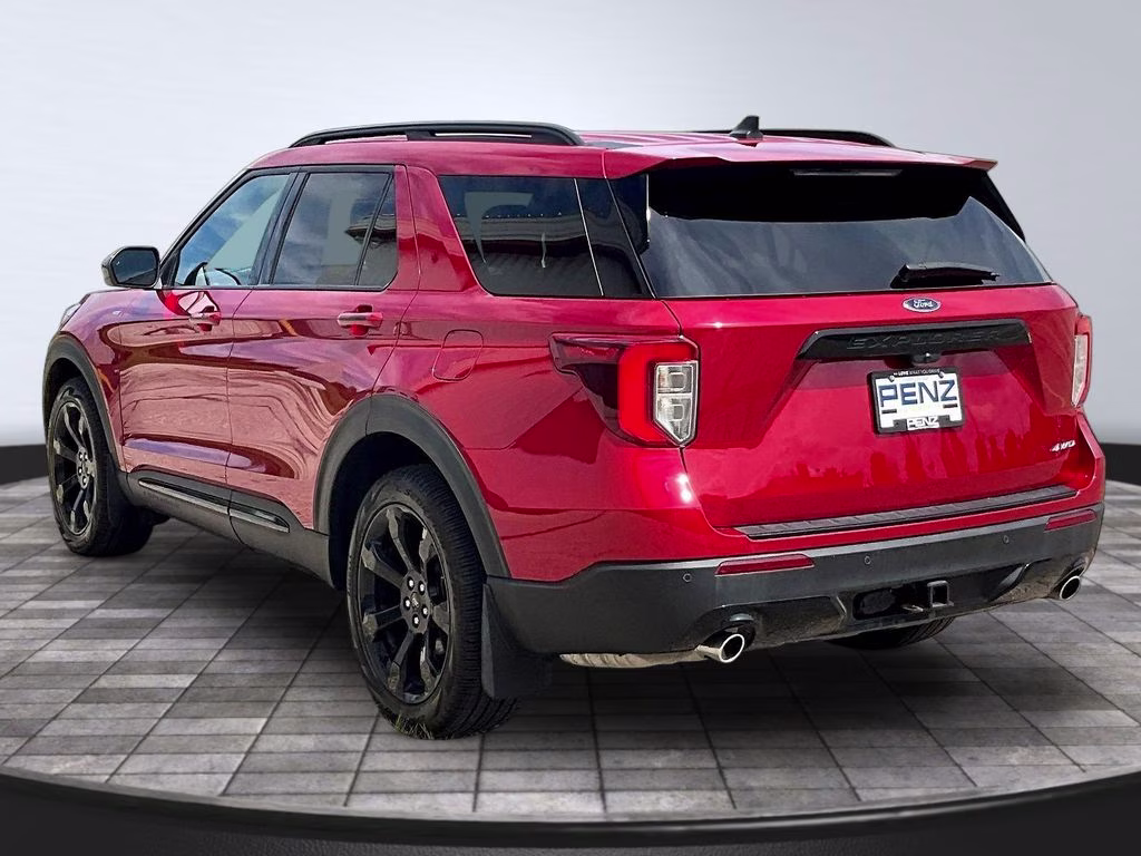 2024 Rapid Red Metallic Tinted Clearcoat Ford Explorer ST-Line 4X4 SUV