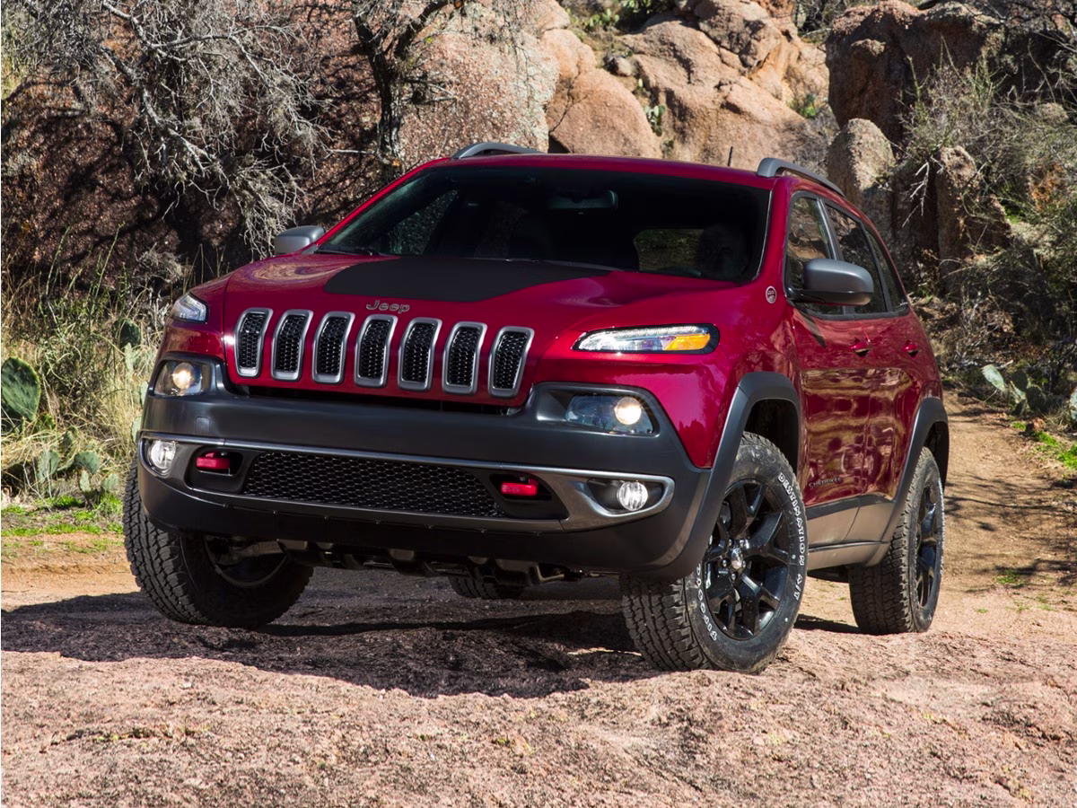 2014 Brilliant Black Crystal Pearlcoat Jeep Cherokee Trailhawk 4X4 SUV