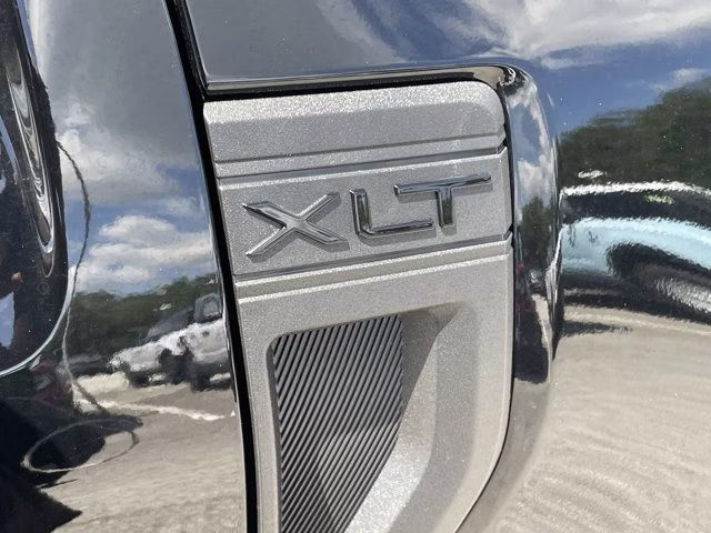 2026 Shadow Black Ford Maverick XLT AWD Truck