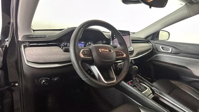 2022 Diamond Black Crystal Pearlcoat Jeep Compass Latitude FWD SUV
