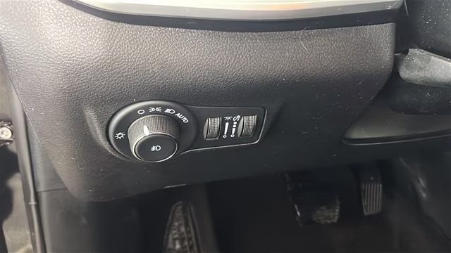 2022 Diamond Black Crystal Pearlcoat Jeep Compass Latitude FWD SUV