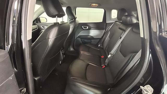 2022 Diamond Black Crystal Pearlcoat Jeep Compass Latitude FWD SUV