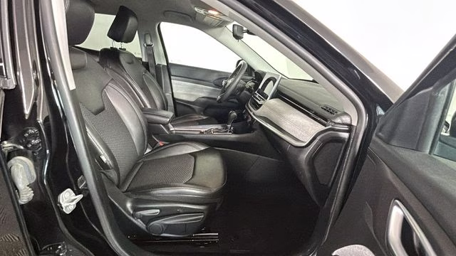 2022 Diamond Black Crystal Pearlcoat Jeep Compass Latitude FWD SUV