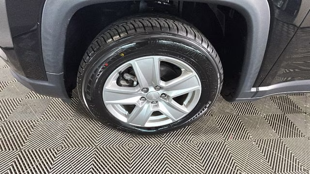 2022 Diamond Black Crystal Pearlcoat Jeep Compass Latitude FWD SUV