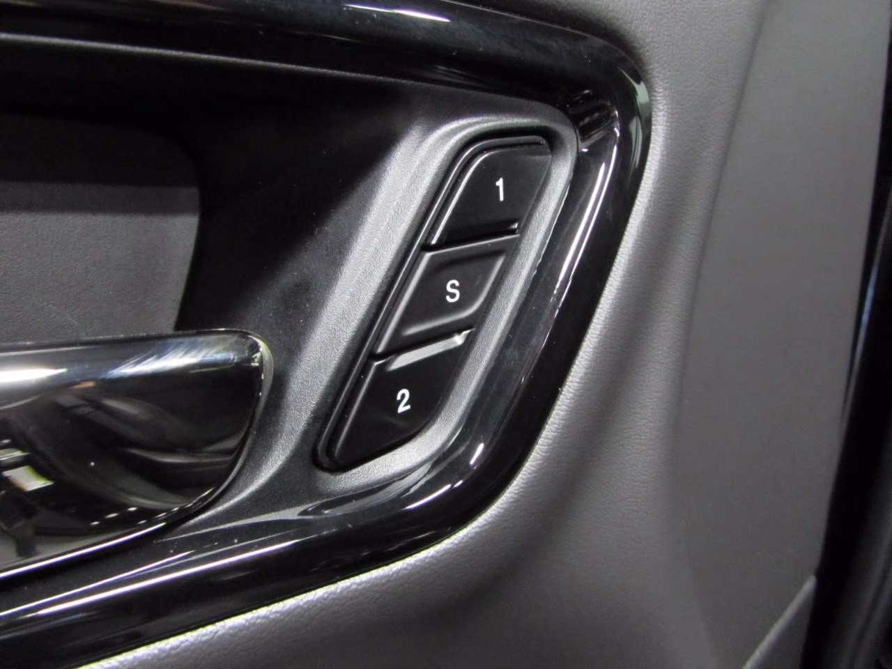 2026 DB Black Clearcoat Dodge Durango GT Plus HEMI V8 AWD SUV