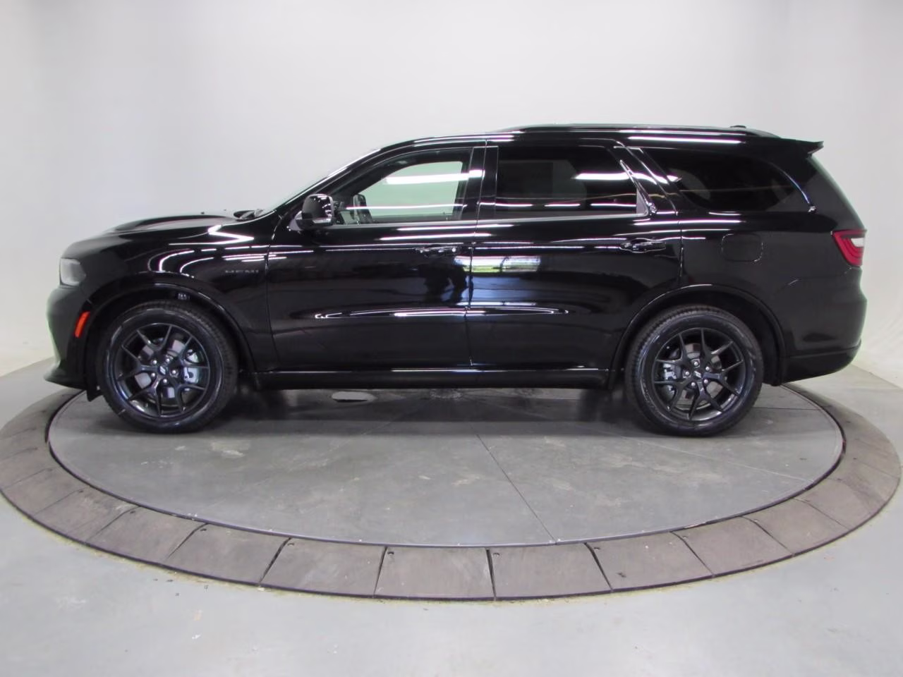 2026 DB Black Clearcoat Dodge Durango GT Plus HEMI V8 AWD SUV