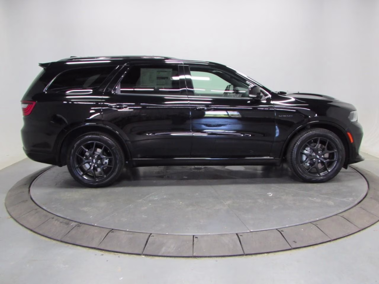 2026 DB Black Clearcoat Dodge Durango GT Plus HEMI V8 AWD SUV