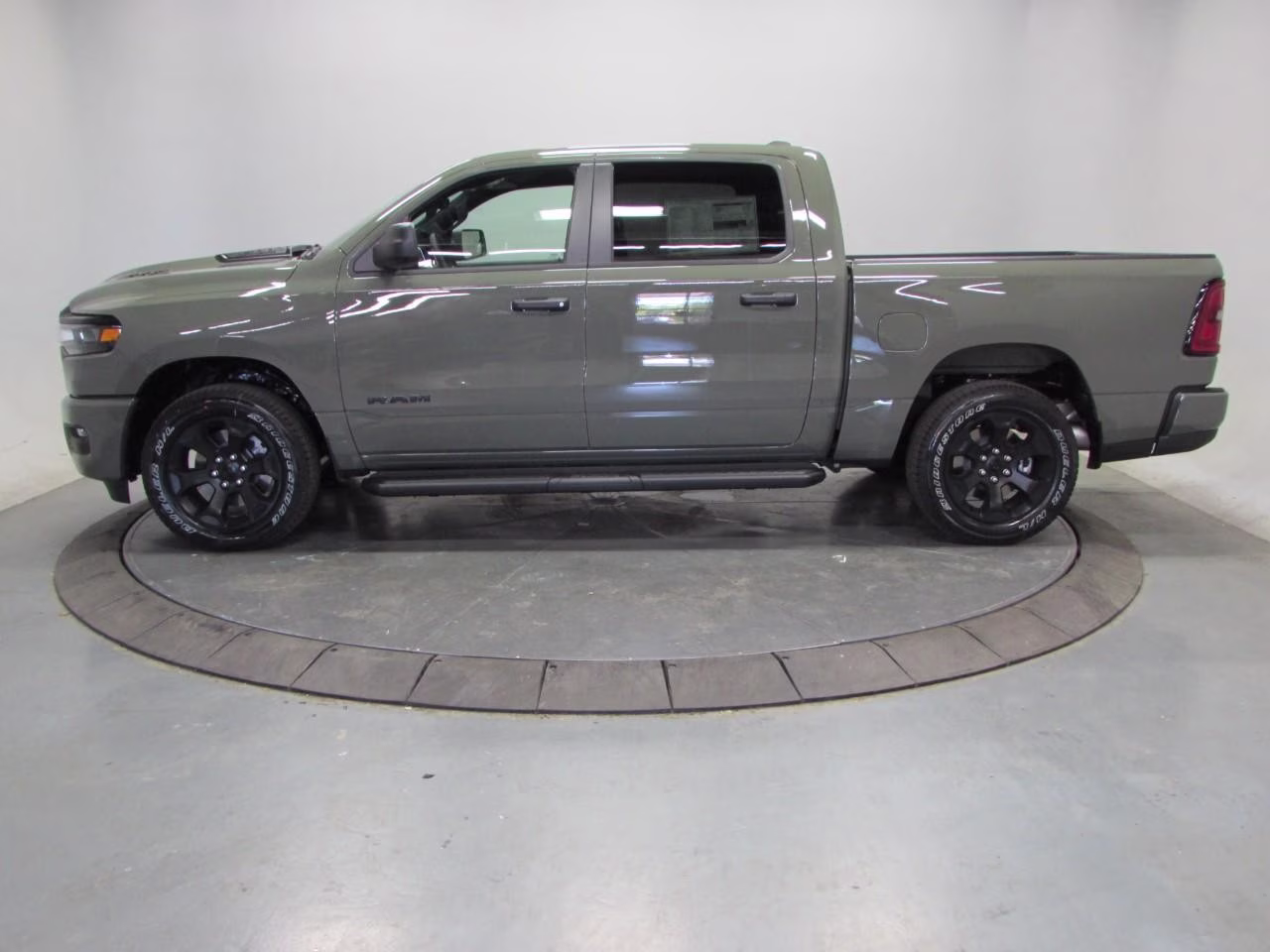 2026 Canyon Lake Ram 1500 Express 4X4 Truck