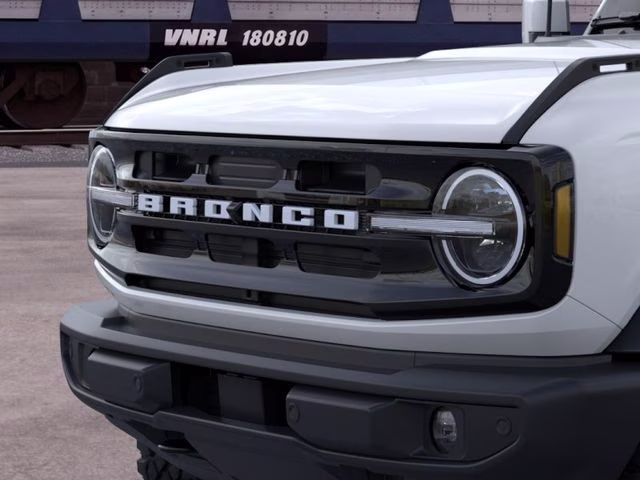 2026 Oxford White Ford Bronco Outer Banks 4X4 SUV