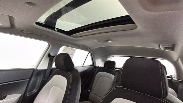 2023 Shimmering Silver Hyundai Venue SEL FWD SUV