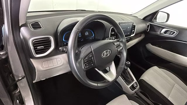 2023 Shimmering Silver Hyundai Venue SEL FWD SUV