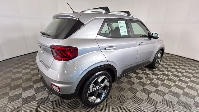 2023 Shimmering Silver Hyundai Venue SEL FWD SUV