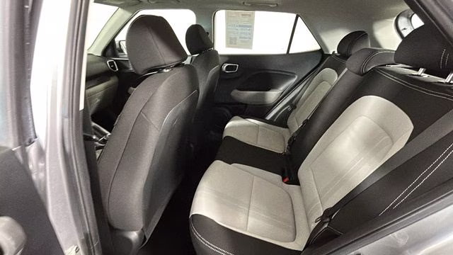 2023 Shimmering Silver Hyundai Venue SEL FWD SUV
