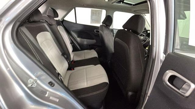 2023 Shimmering Silver Hyundai Venue SEL FWD SUV