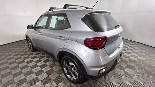 2023 Shimmering Silver Hyundai Venue SEL FWD SUV