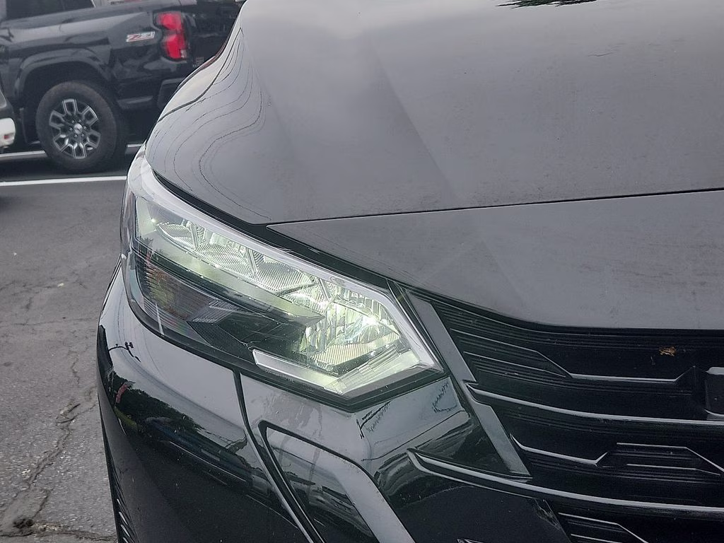 2025 Super Black Nissan Sentra SR FWD Sedan