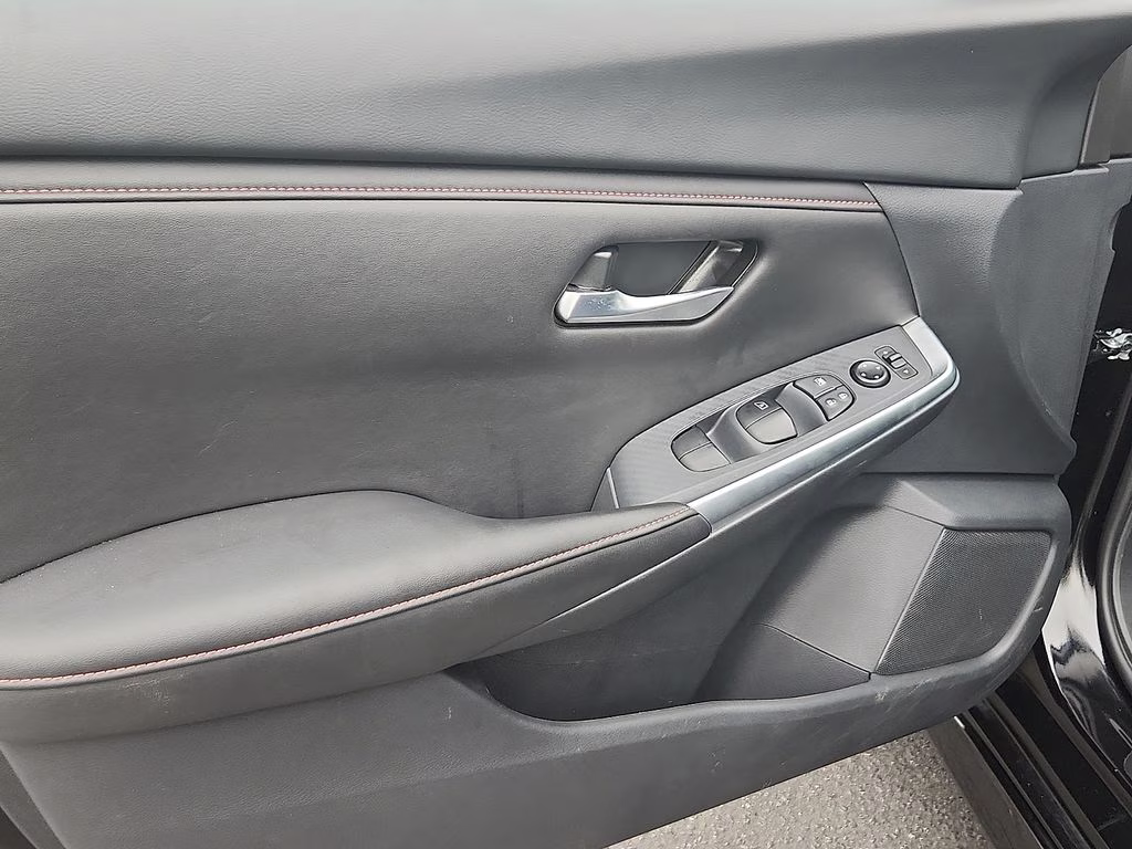 2025 Super Black Nissan Sentra SR FWD Sedan
