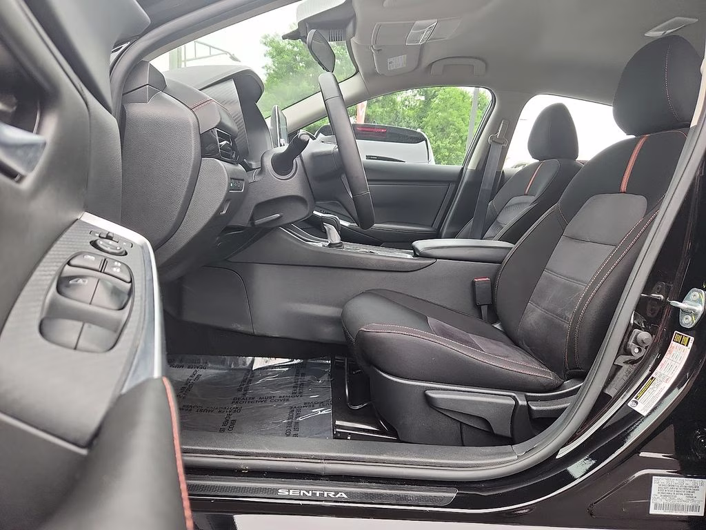 2025 Super Black Nissan Sentra SR FWD Sedan