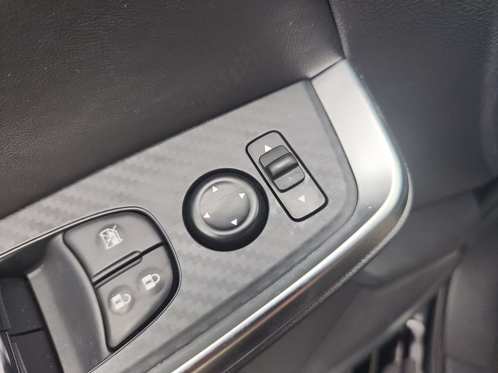 2025 Super Black Nissan Sentra SR FWD Sedan