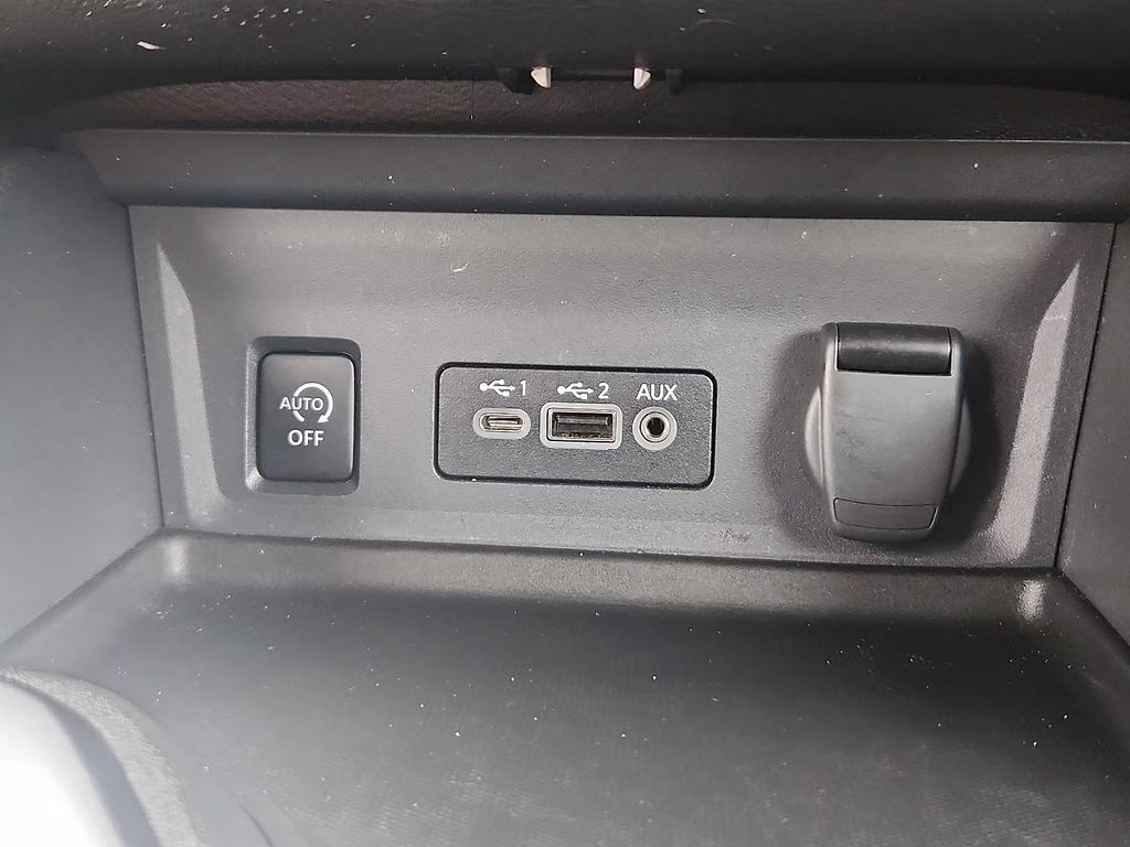2025 Super Black Nissan Sentra SR FWD Sedan