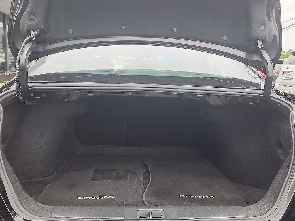 2025 Super Black Nissan Sentra SR FWD Sedan