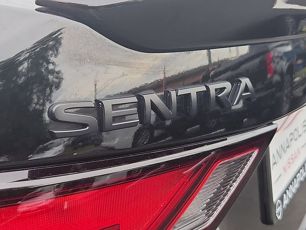 2025 Super Black Nissan Sentra SR FWD Sedan
