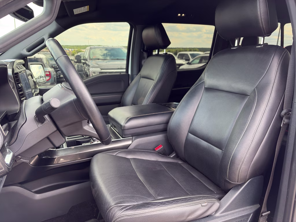 2021 OXFORD WHITE Ford F-150 XLT 4X4 Truck