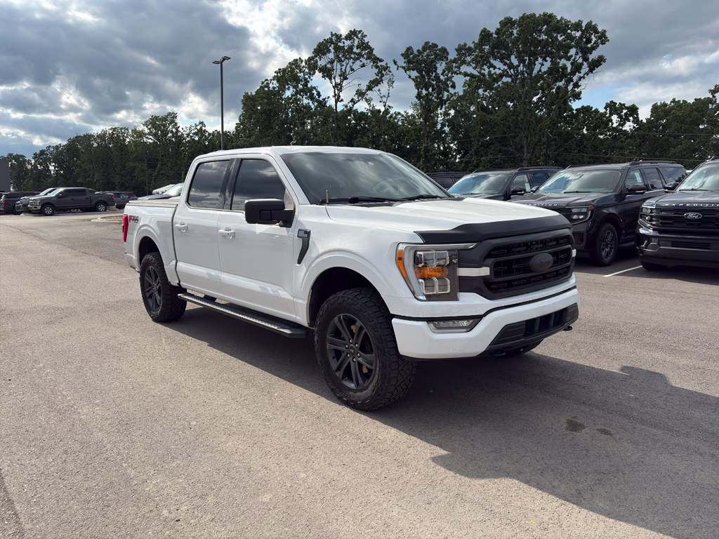 2021 OXFORD WHITE Ford F-150 XLT 4X4 Truck