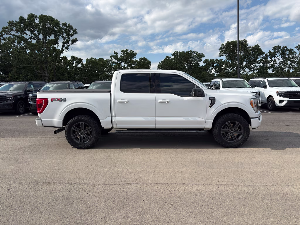 2021 OXFORD WHITE Ford F-150 XLT 4X4 Truck