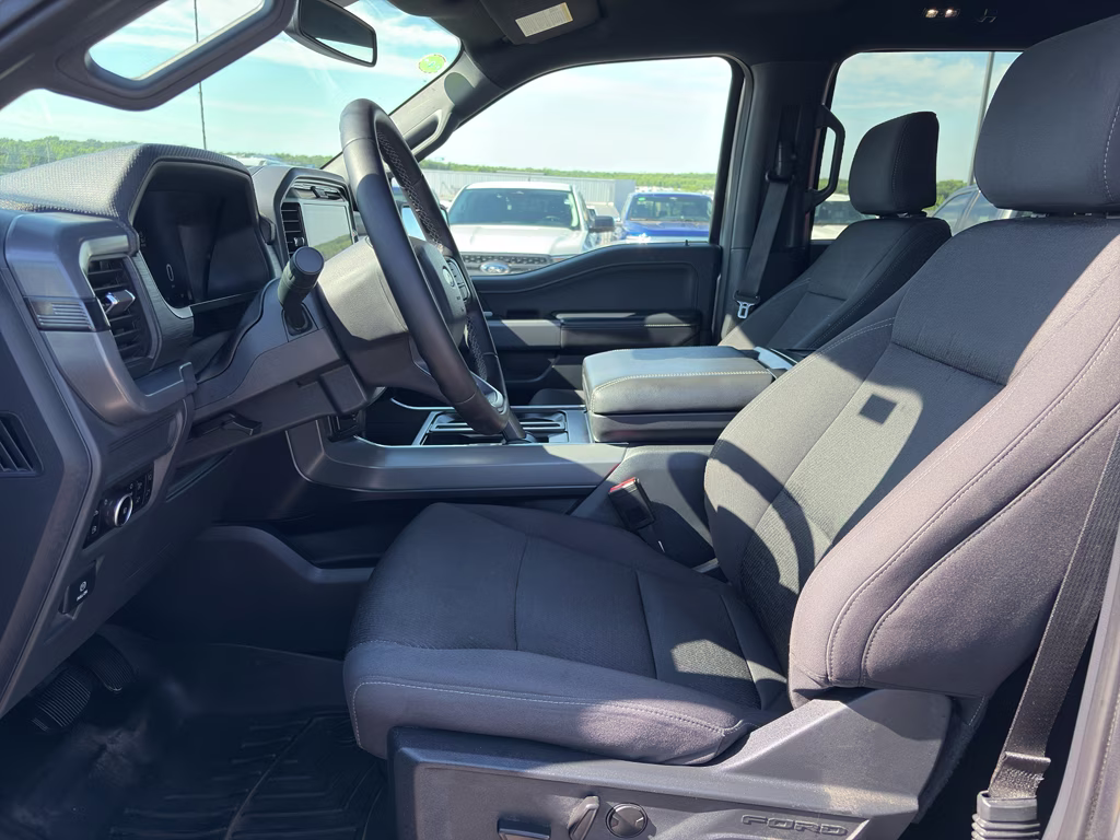 2025 Iconic Silver Metallic Ford F-150 XLT 4X4 Truck