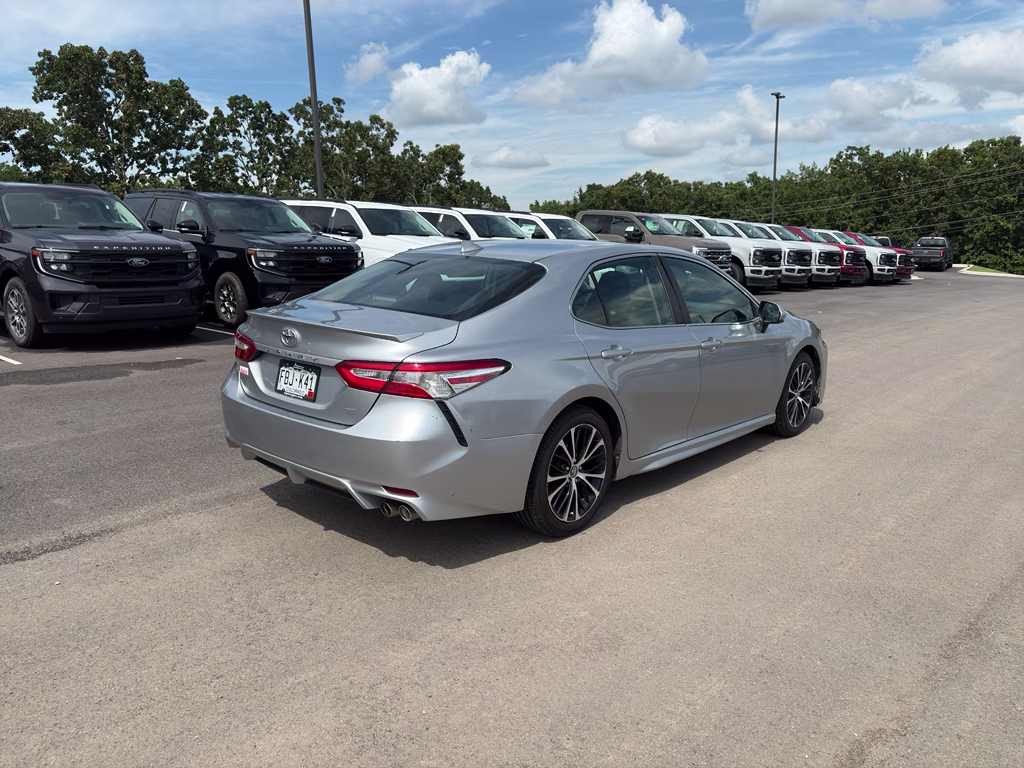 2020 Celestial Silver Metallic Toyota Camry SE FWD Sedan
