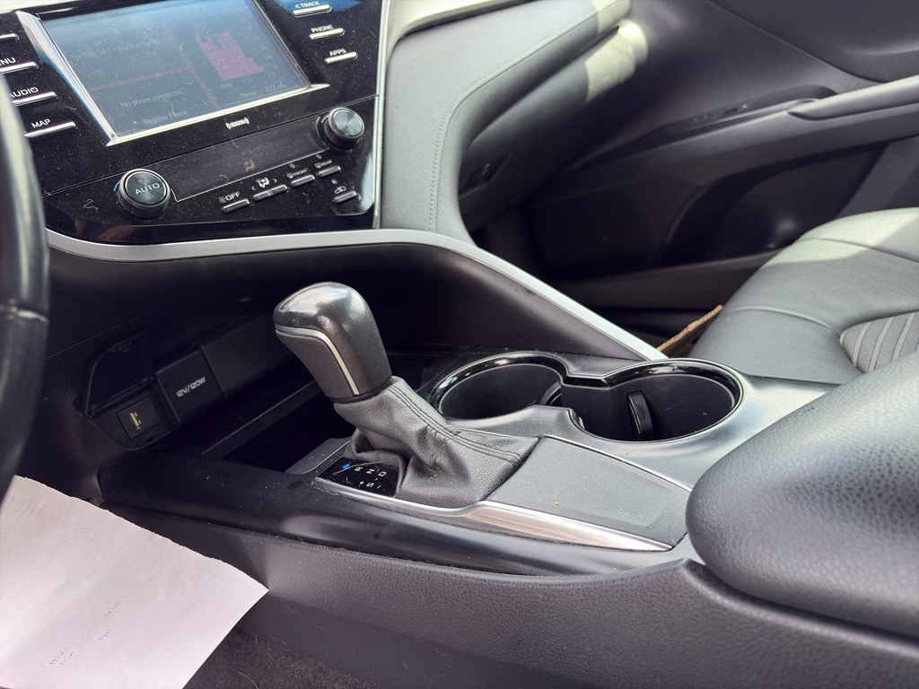 2020 Celestial Silver Metallic Toyota Camry SE FWD Sedan