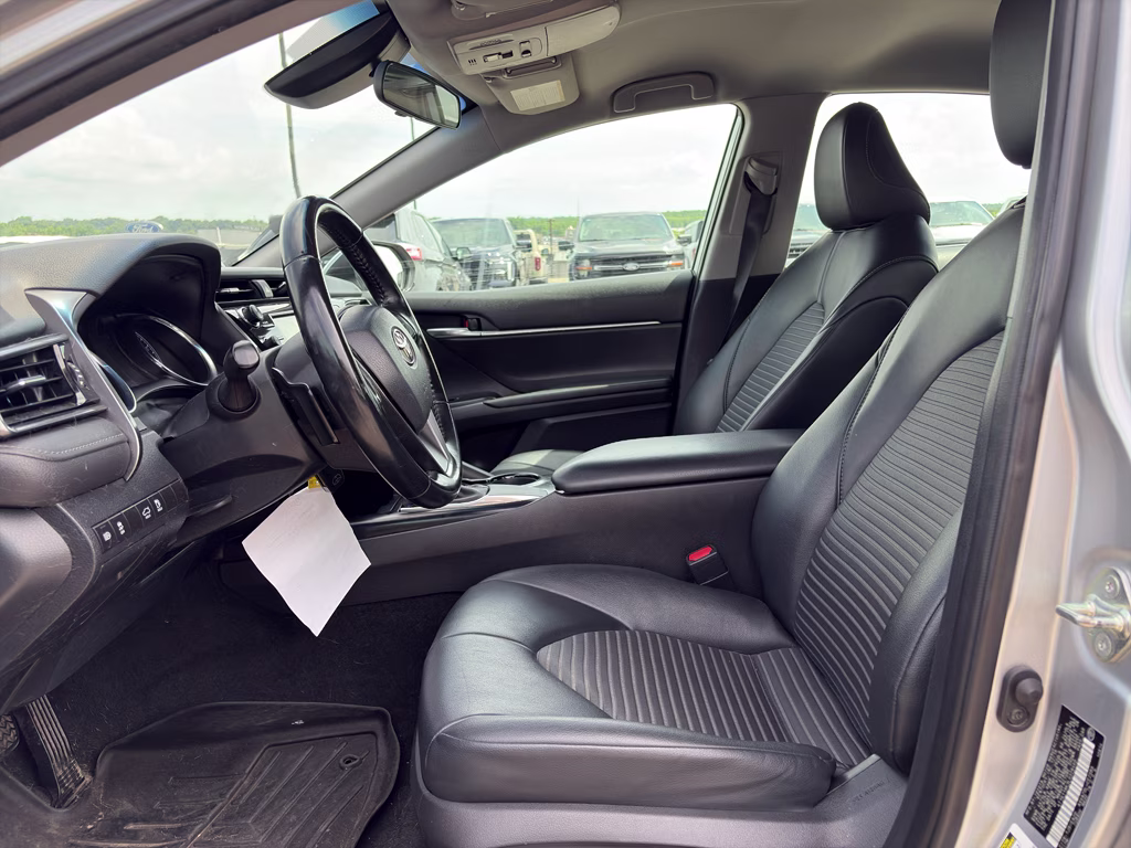 2020 Celestial Silver Metallic Toyota Camry SE FWD Sedan