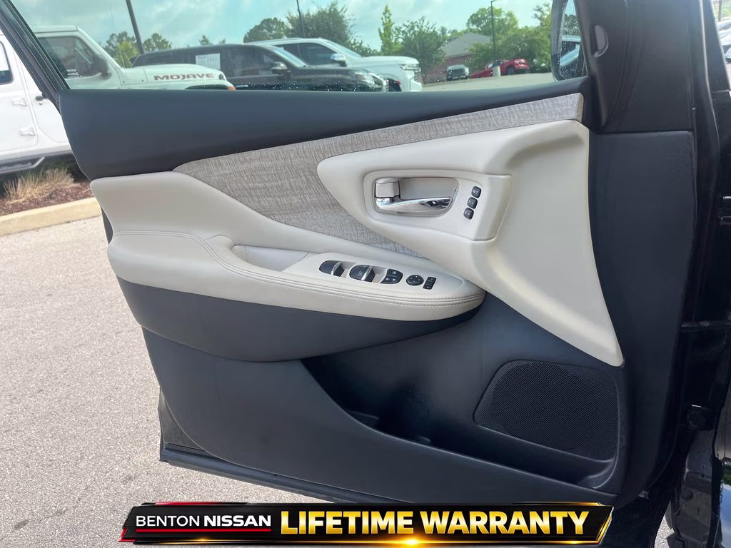 2022 Magnetic Black Pearl Nissan Murano SL FWD SUV
