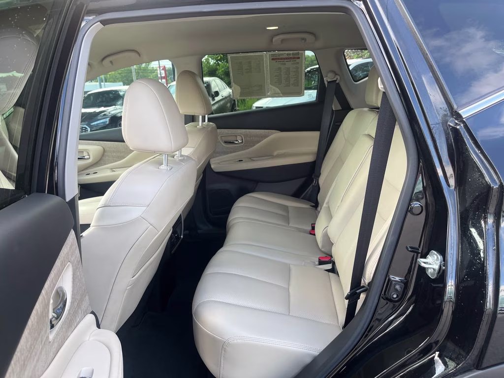 2022 Magnetic Black Pearl Nissan Murano SL FWD SUV