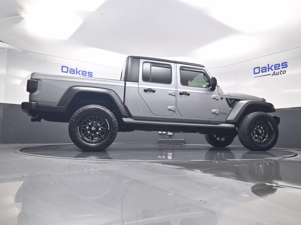 2020 Billet Silver Metallic Clearcoat Jeep Gladiator Overland 4X4 Truck