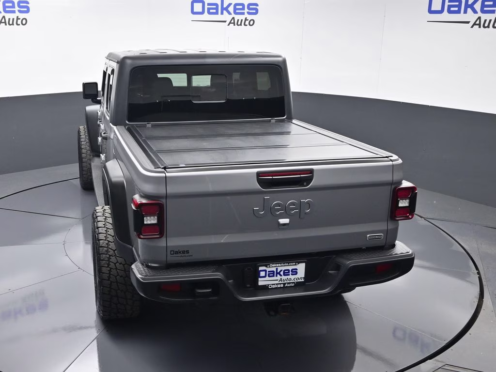2020 Billet Silver Metallic Clearcoat Jeep Gladiator Overland 4X4 Truck