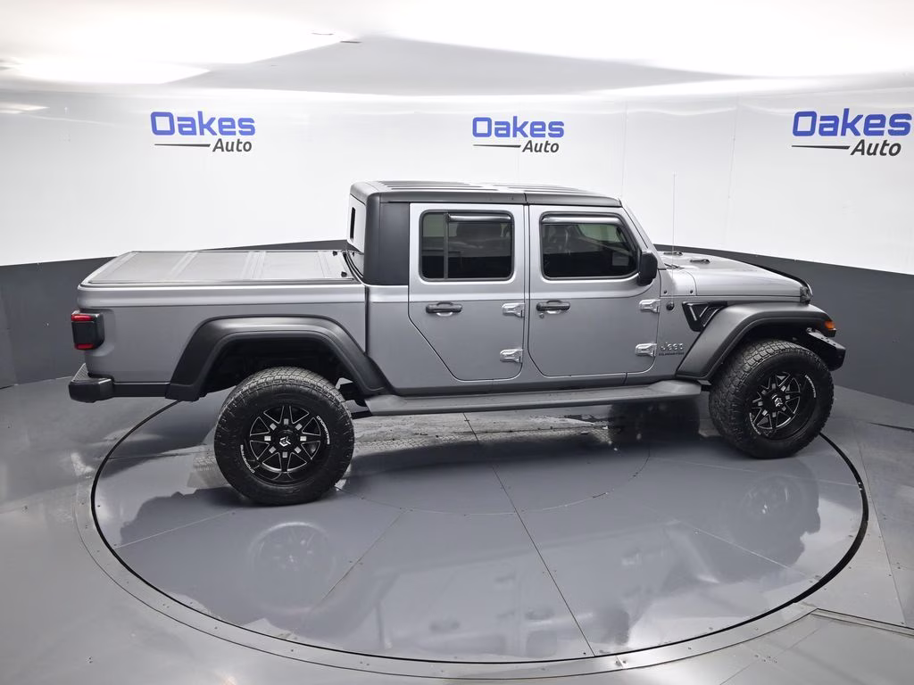 2020 Billet Silver Metallic Clearcoat Jeep Gladiator Overland 4X4 Truck