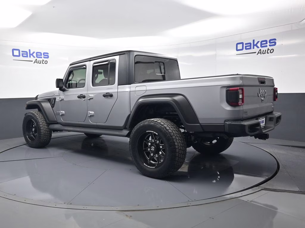 2020 Billet Silver Metallic Clearcoat Jeep Gladiator Overland 4X4 Truck