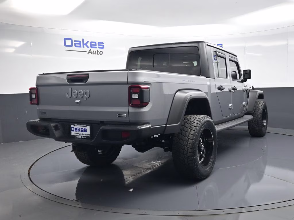 2020 Billet Silver Metallic Clearcoat Jeep Gladiator Overland 4X4 Truck