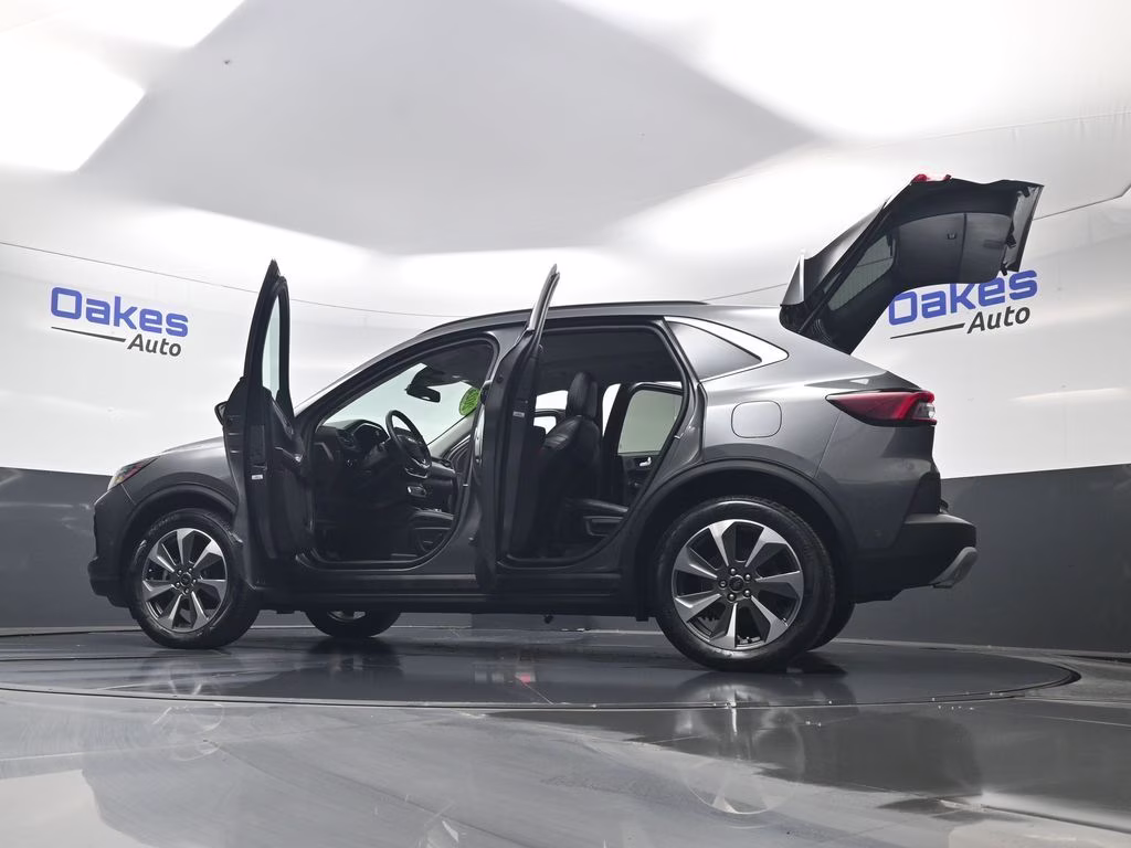 2023 Carbonized Gray Metallic Ford Escape Hybrid Platinum AWD SUV
