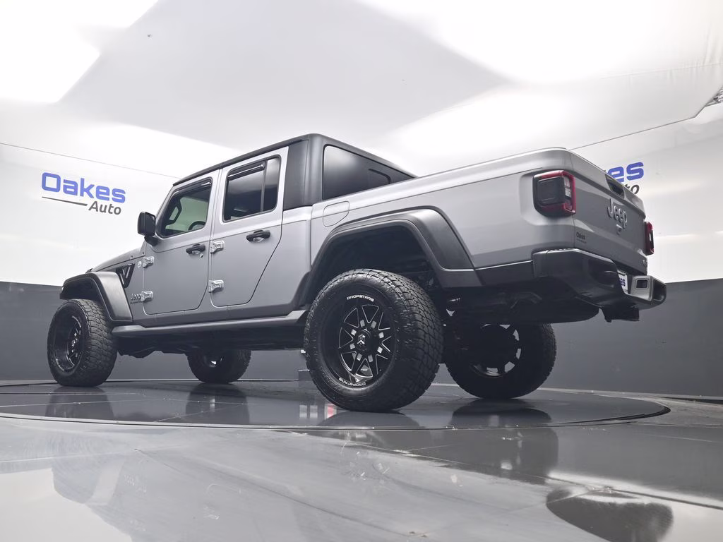 2020 Billet Silver Metallic Clearcoat Jeep Gladiator Overland 4X4 Truck